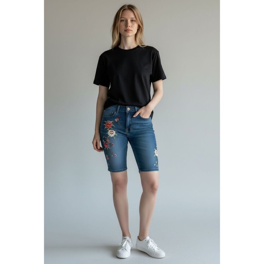 NWT Vintage Violet Denim Bermuda Shorts High Rise Flower Size 4P $139 [jb]